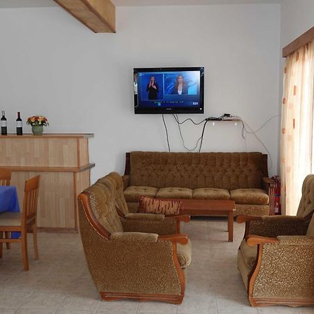 Aeriko Hotel Apartments Agia Marina  エクステリア 写真