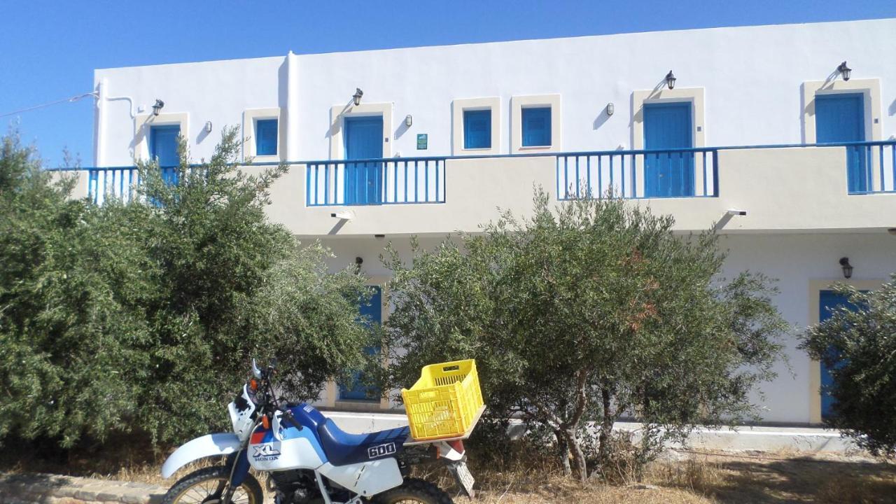 Aeriko Hotel Apartments Agia Marina  エクステリア 写真