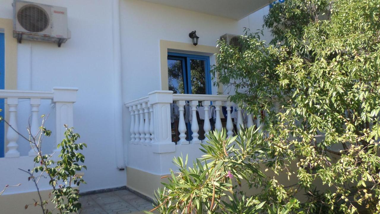 Aeriko Hotel Apartments Agia Marina  エクステリア 写真