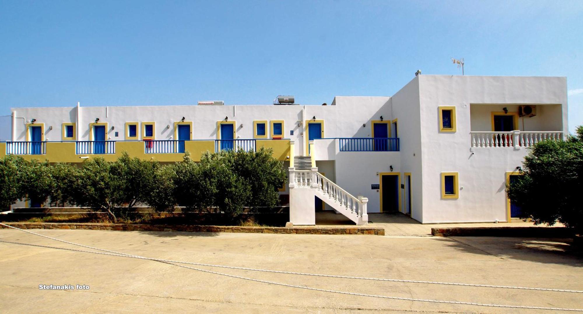 Aeriko Hotel Apartments Agia Marina  エクステリア 写真