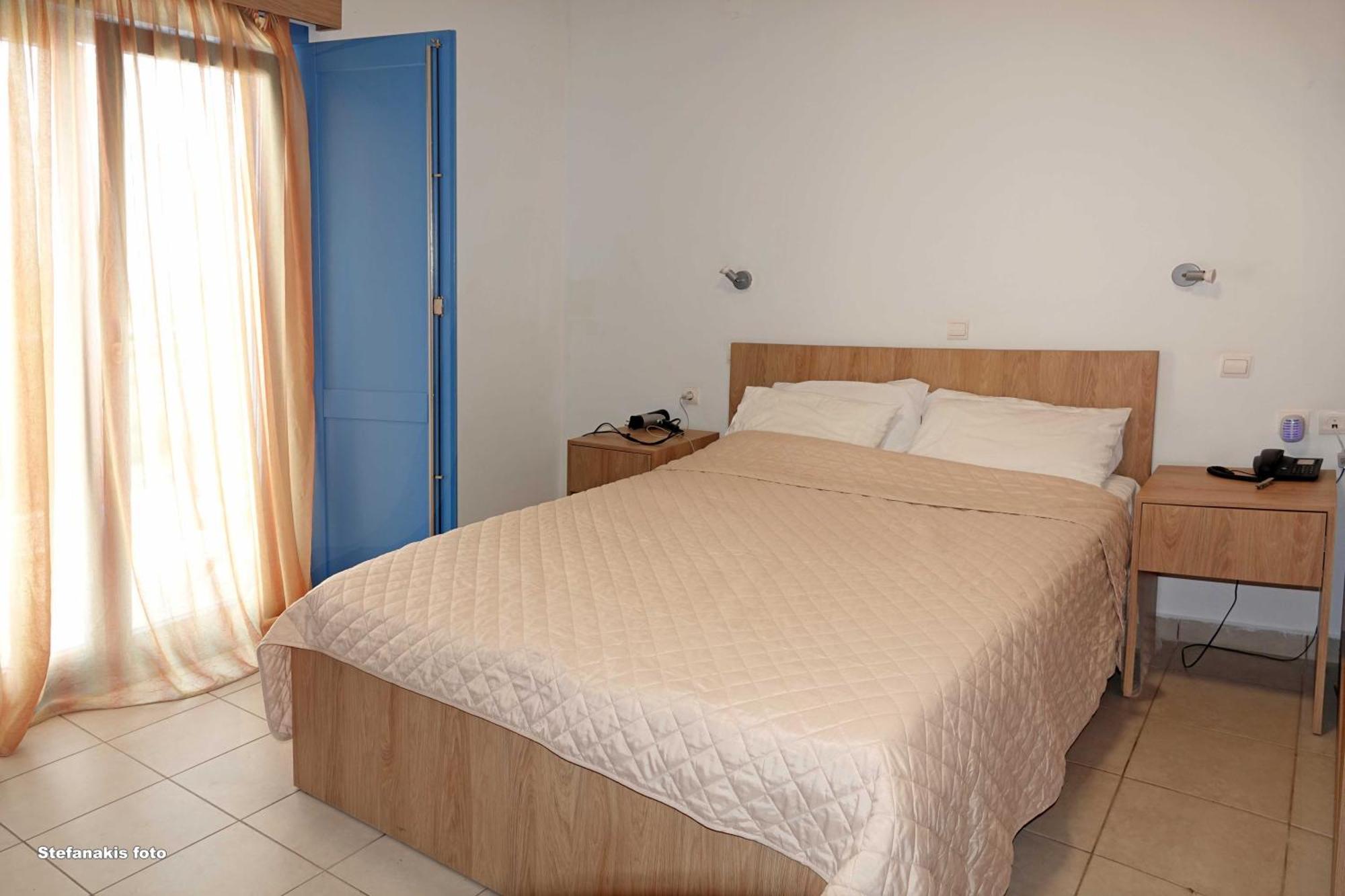 Aeriko Hotel Apartments Agia Marina  エクステリア 写真