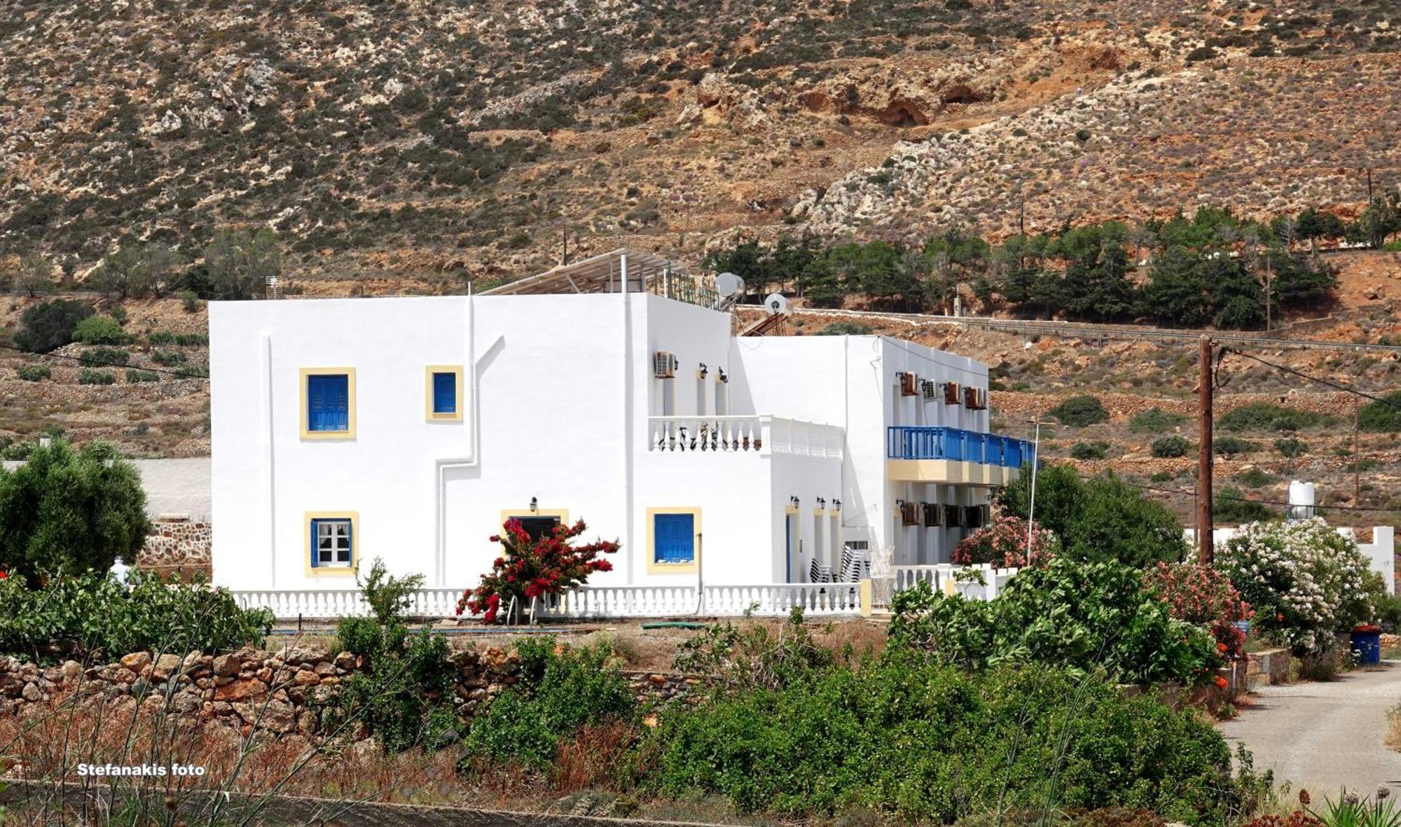 Aeriko Hotel Apartments Agia Marina  エクステリア 写真