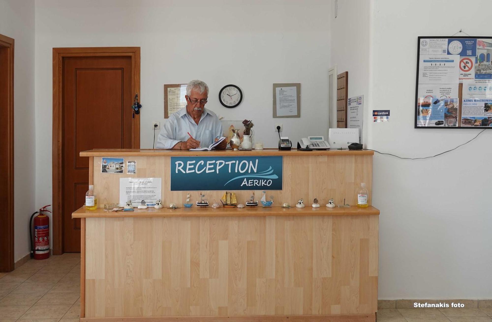 Aeriko Hotel Apartments Agia Marina  エクステリア 写真