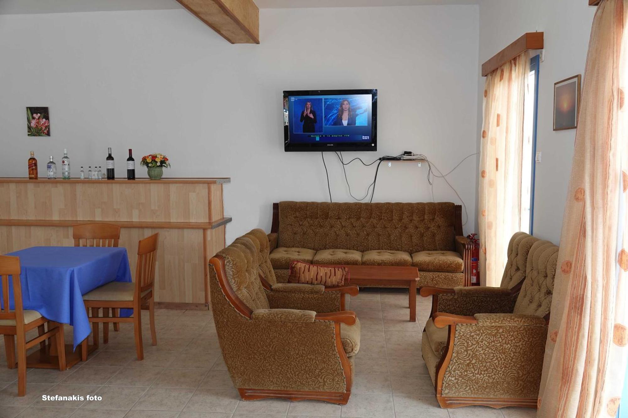 Aeriko Hotel Apartments Agia Marina  エクステリア 写真