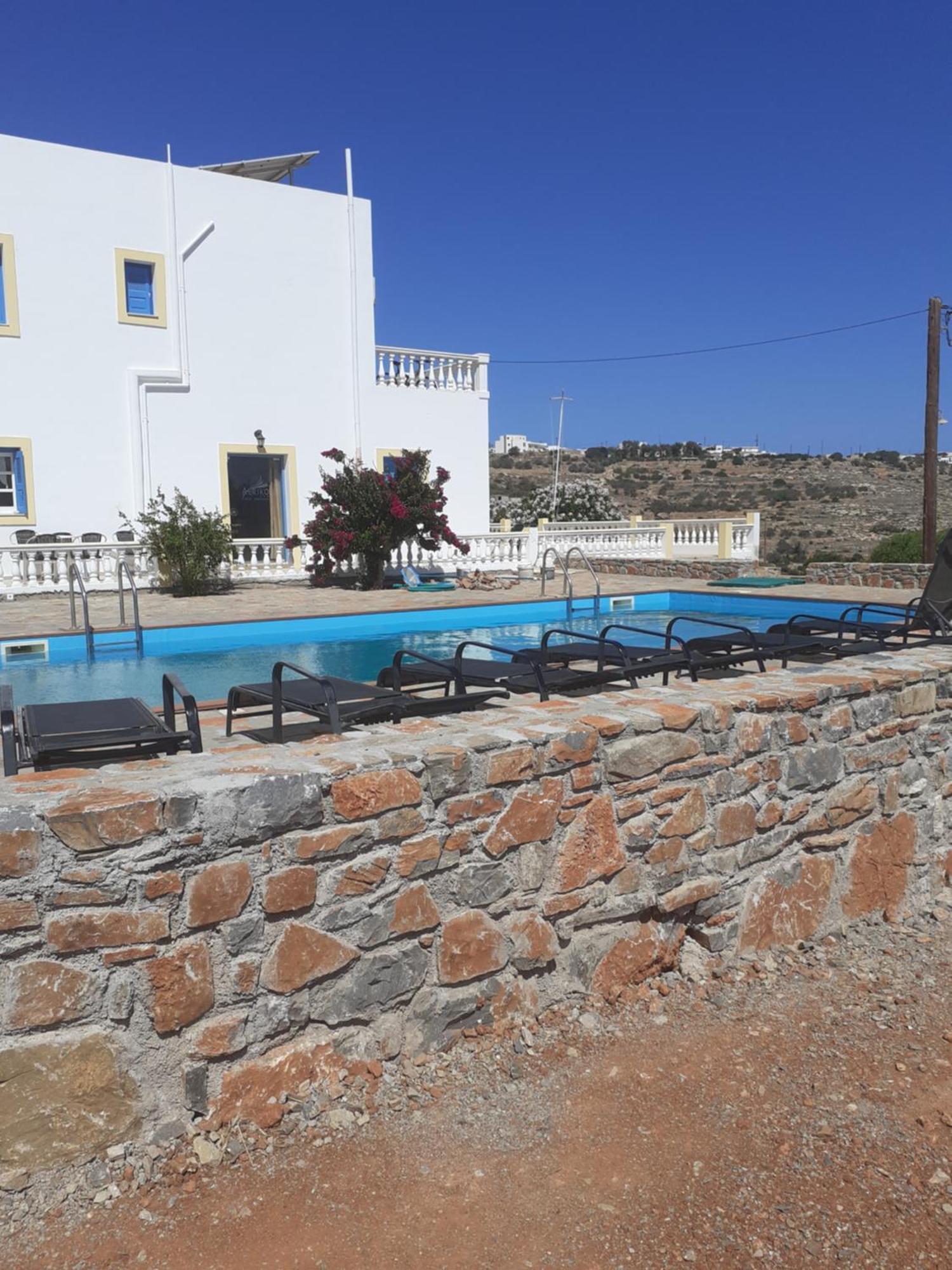 Aeriko Hotel Apartments Agia Marina  エクステリア 写真