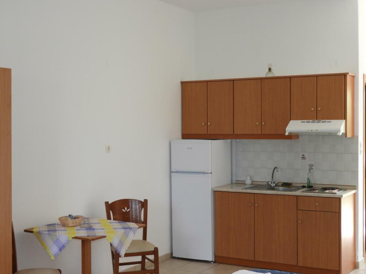 Aeriko Hotel Apartments Agia Marina  エクステリア 写真