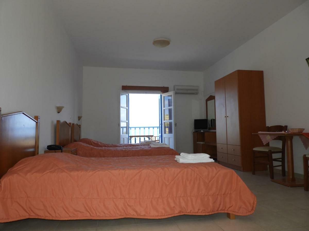 Aeriko Hotel Apartments Agia Marina  エクステリア 写真