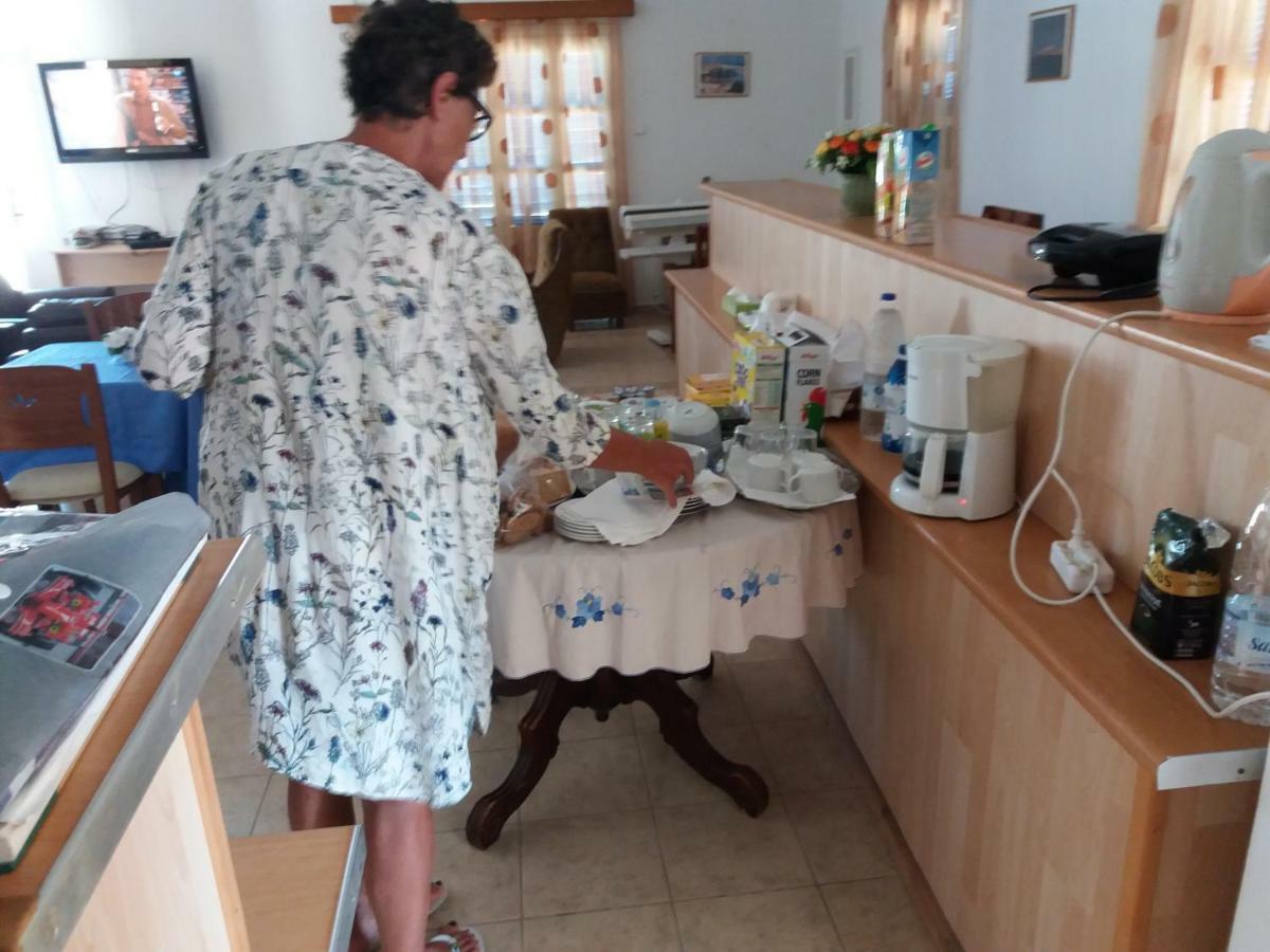 Aeriko Hotel Apartments Agia Marina  エクステリア 写真