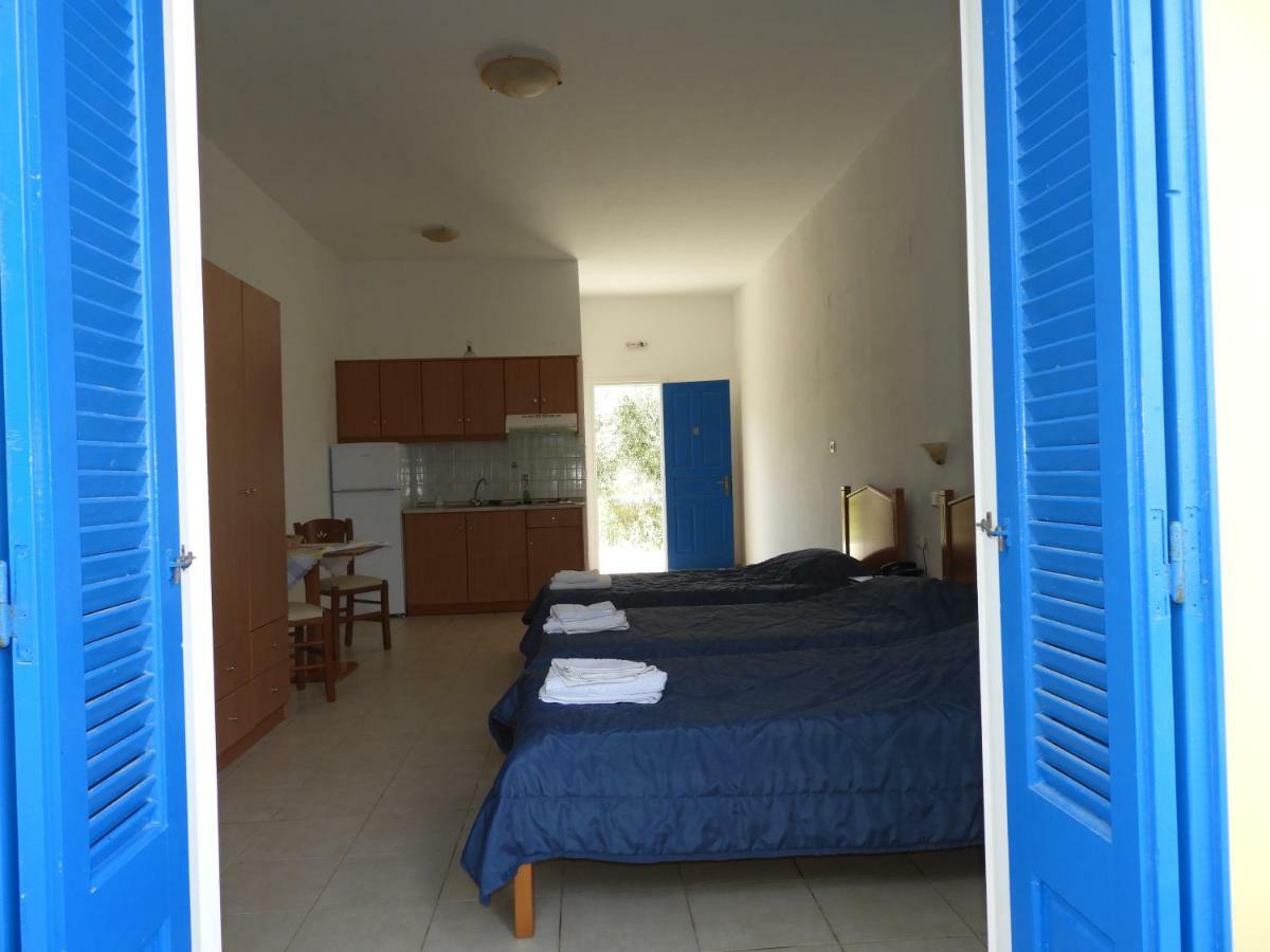 Aeriko Hotel Apartments Agia Marina  エクステリア 写真